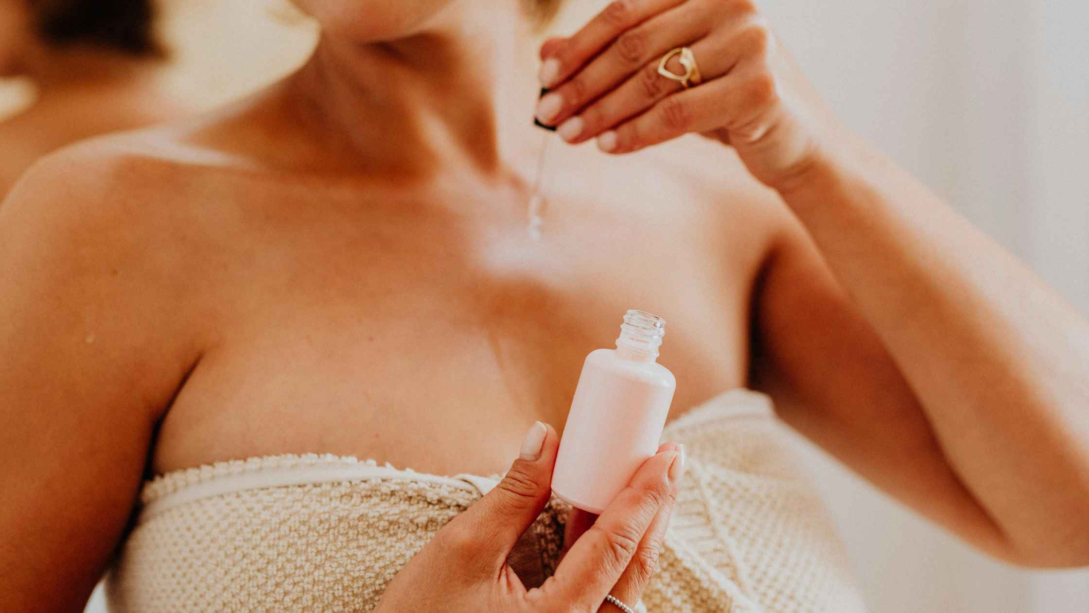 Cuidados com a pele no verão: o que os dermatologistas mais atualizados recomendam
