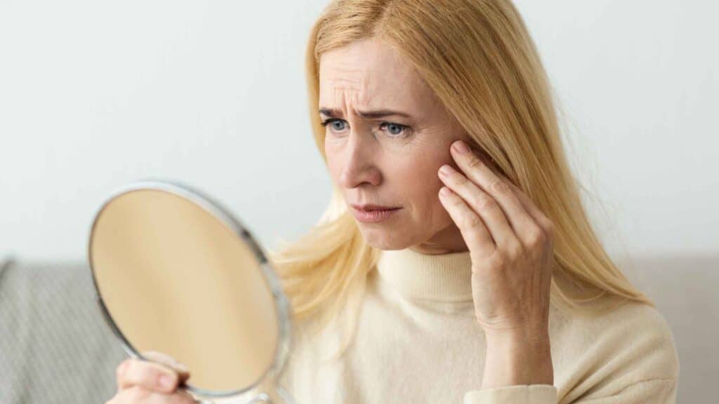 Flacidez Facial e Corporal: Diferenças, Causas e as Melhores Tecnologias Dermatológicas